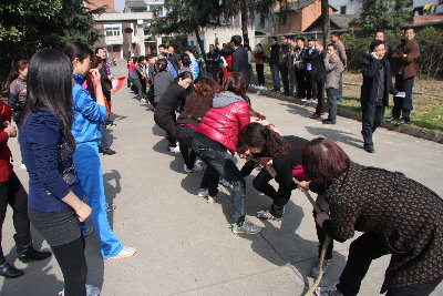 寶業(yè)（集團）公司舉行2013年度慶?！叭恕眿D女節(jié)活動